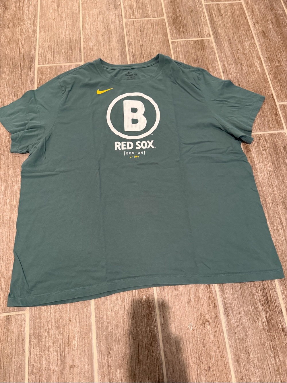 The Nike Tee Boston Red Sox green t-shirt top